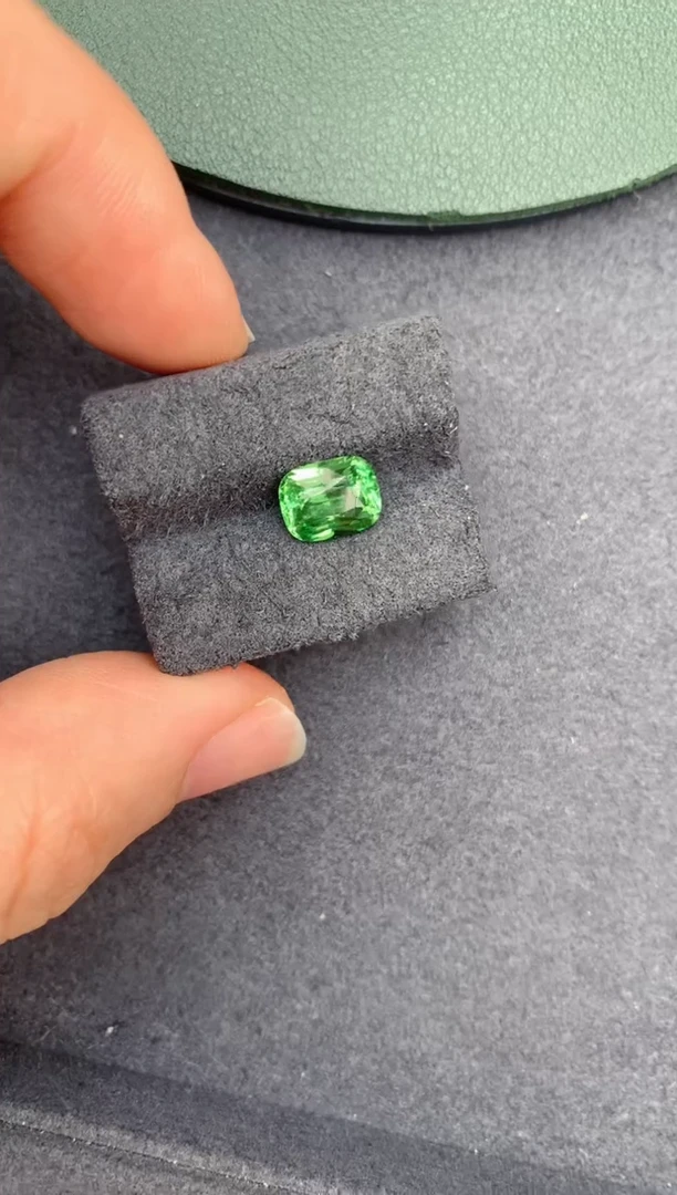 石榴石裸石未镶嵌2.1ct沙弗莱