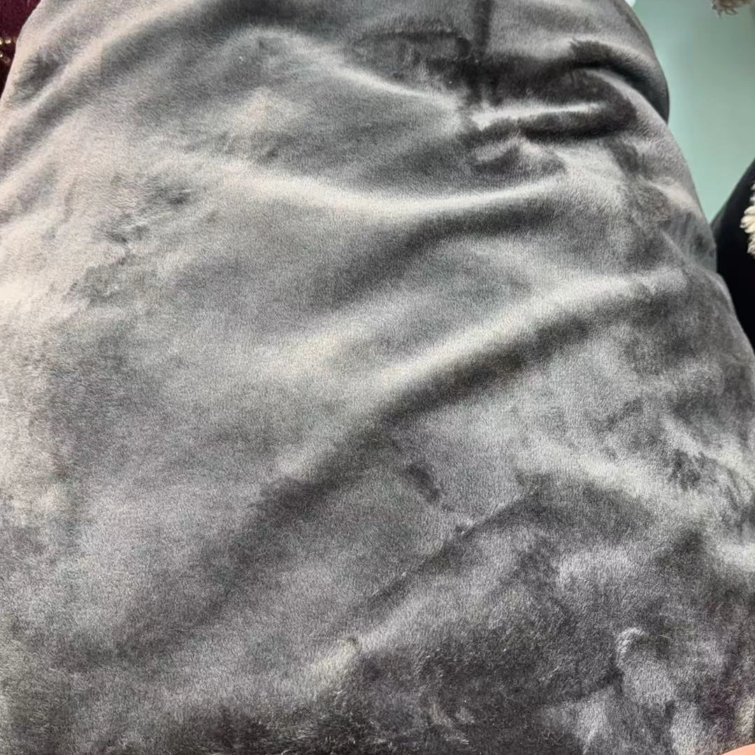 灰色加厚法兰绒毛毯
