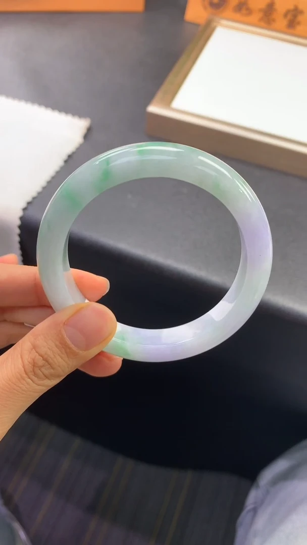 未镶嵌手镯翡翠退货需手镯吊牌标签完好 57