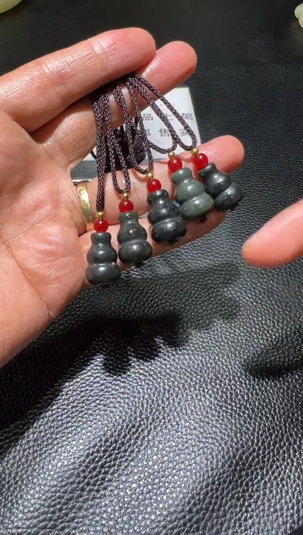 和田玉未镶嵌吊坠(赠链)新疆和田玉吊坠