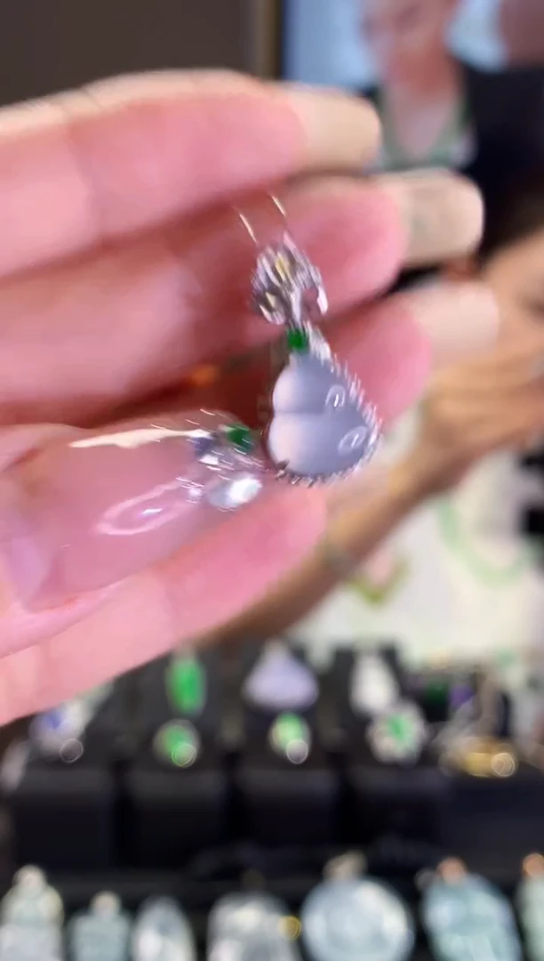 【闪购商品】翡翠吊坠(不含链)18K金镶嵌葫芦