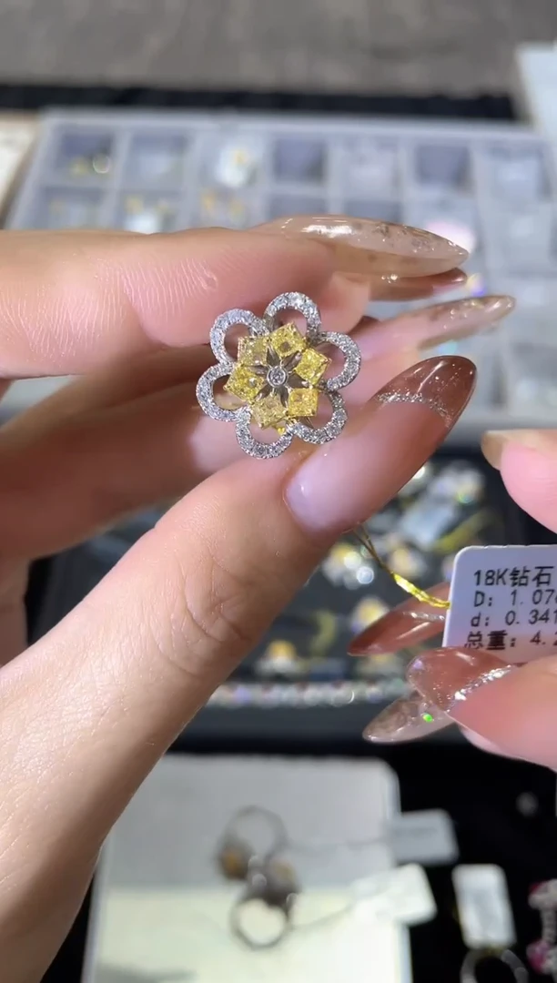 18K金镶嵌戒指钻石    HY