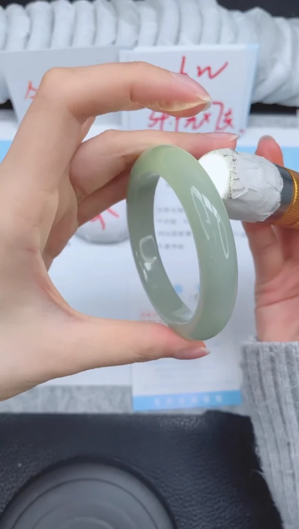 未镶嵌手镯石英质玉187-55.2