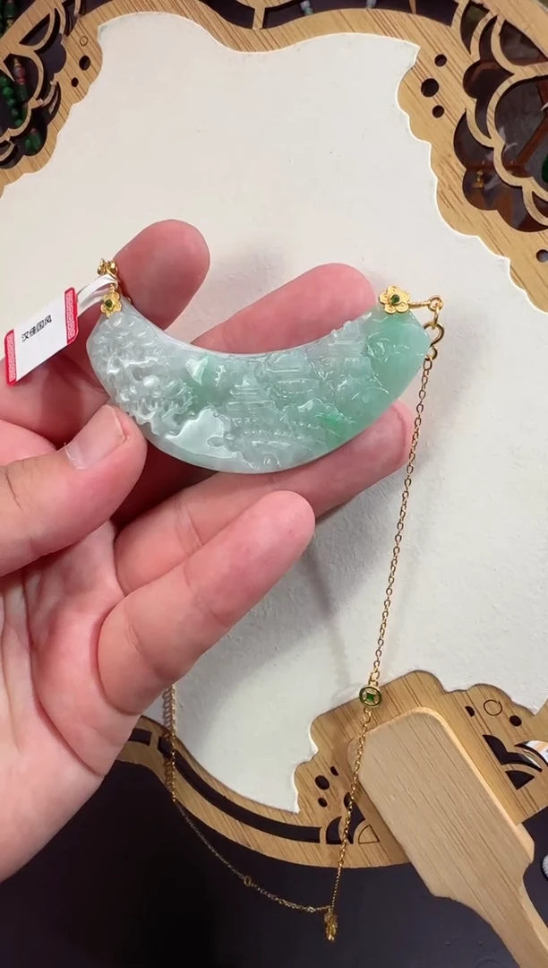 【闪购商品】翡翠颈饰未镶嵌牌子