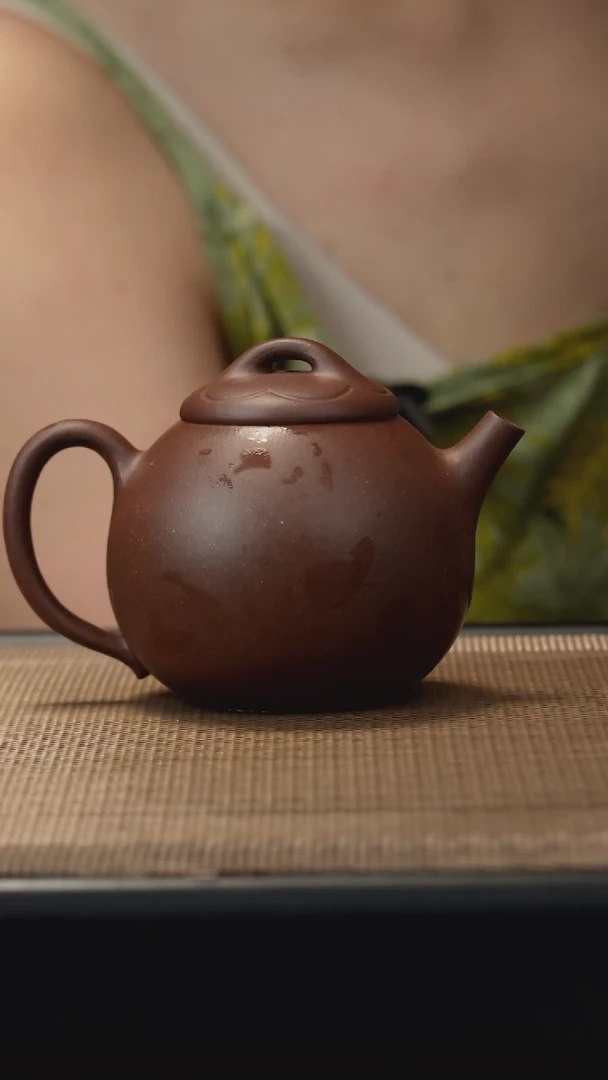 茶壶紫砂底槽清莲韵200CC