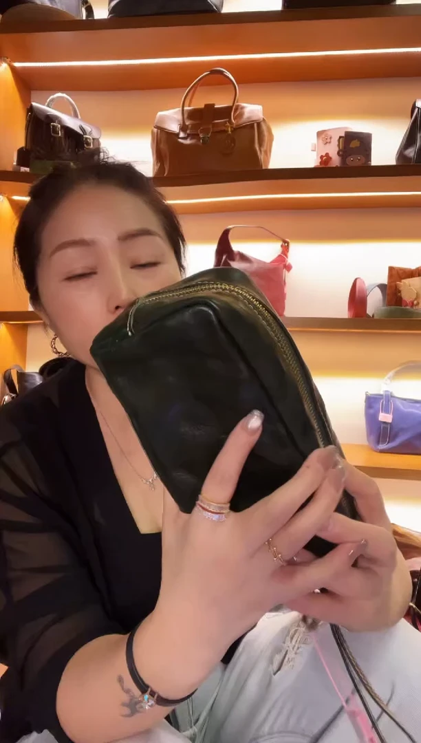 黄牛剖层皮革  高端订制时尚百搭女士手提斜跨包
