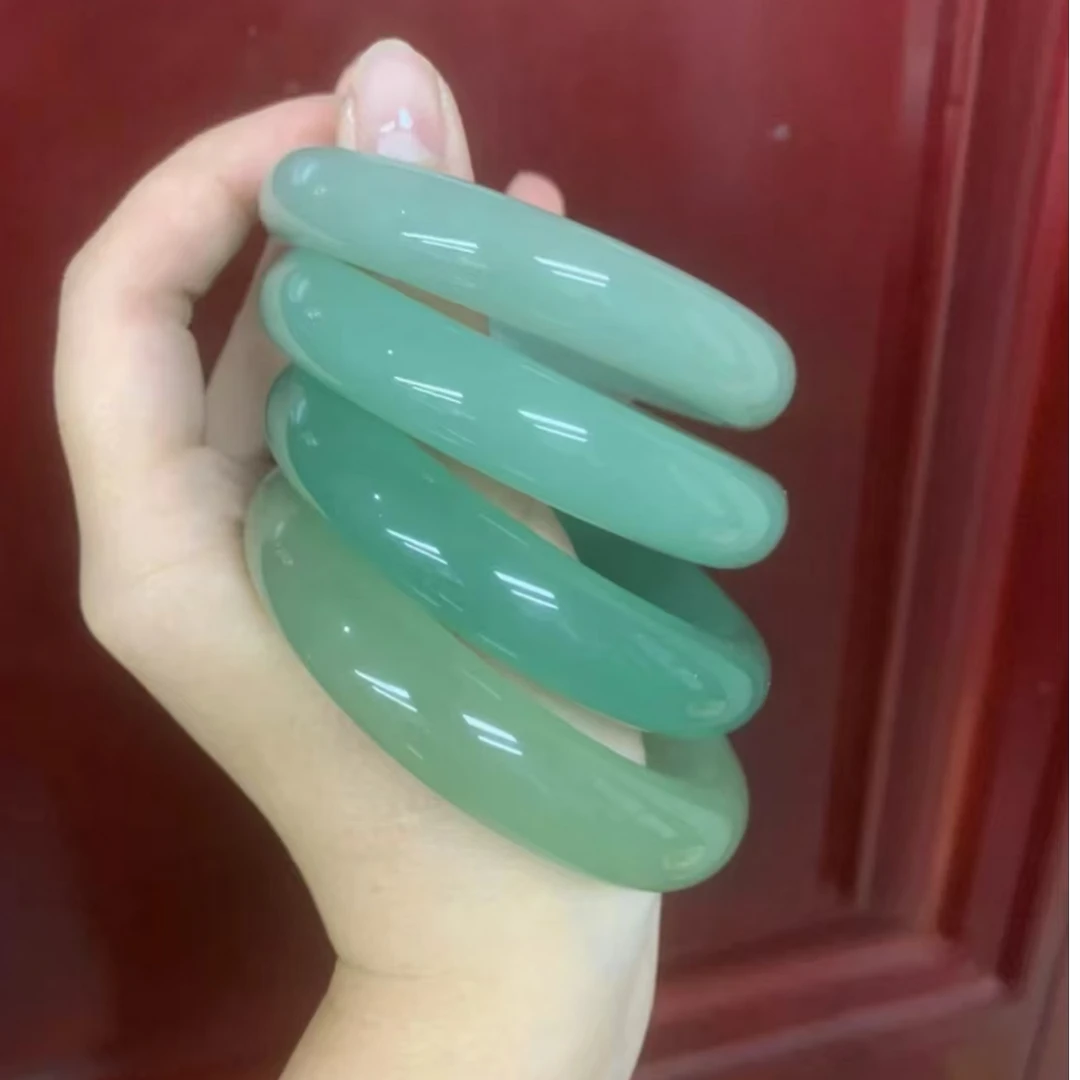 天然东陵玉手镯多样性发其一拍一发一