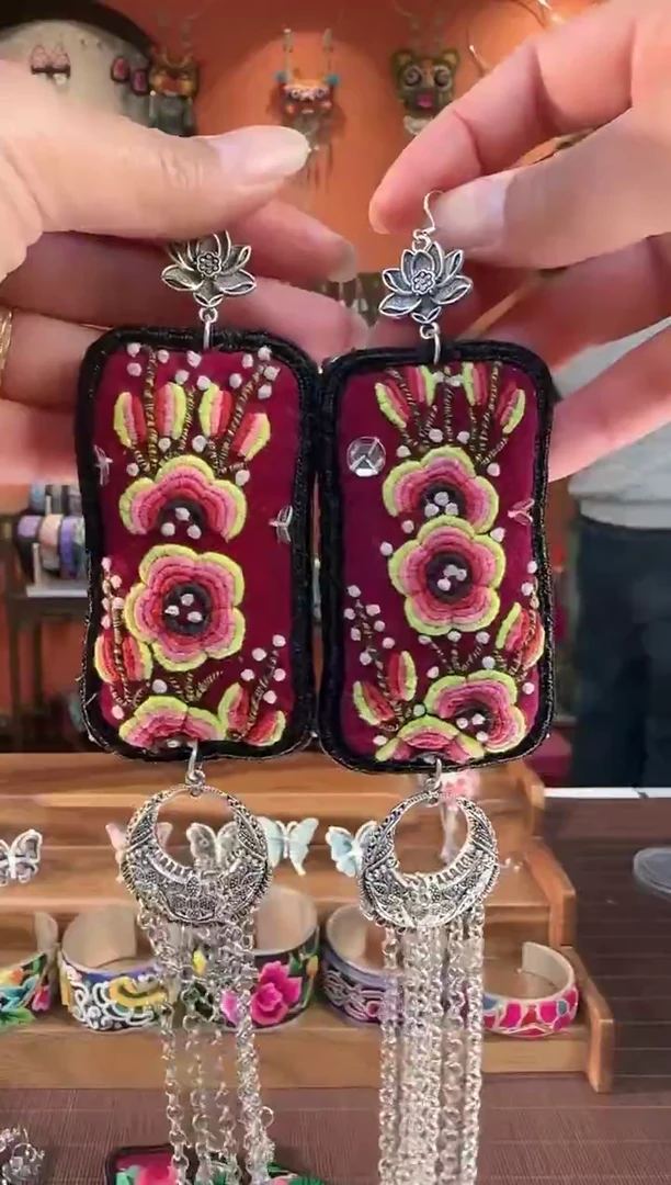 非遗手工刺绣饰品21