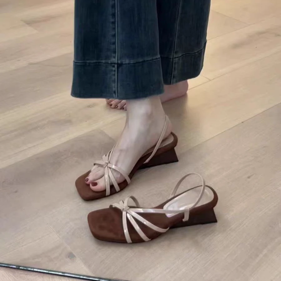 羊皮版~法式气质一字细带坡跟凉鞋女方头配裙子露趾高跟罗马凉鞋