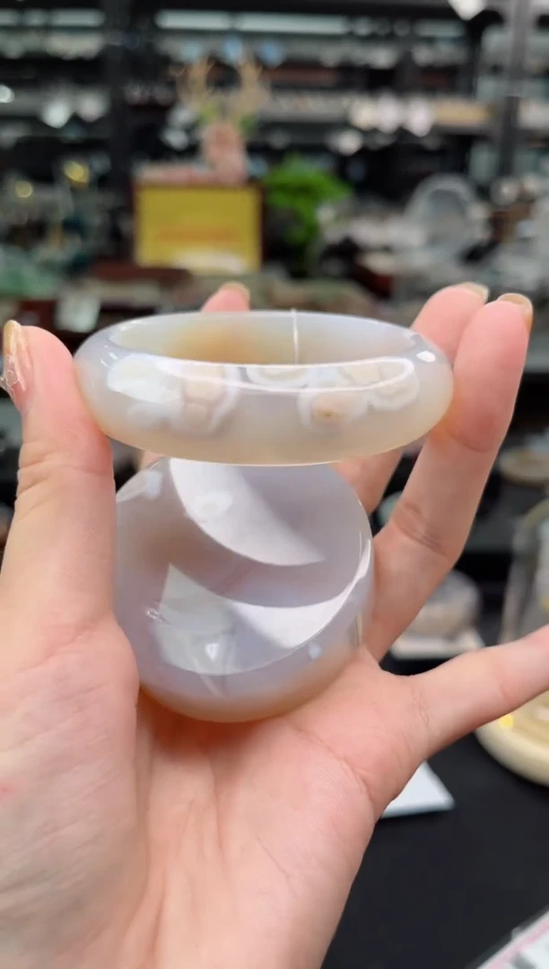 【闪购商品】石英质玉手镯未镶嵌55圈口（不退不换）1567201