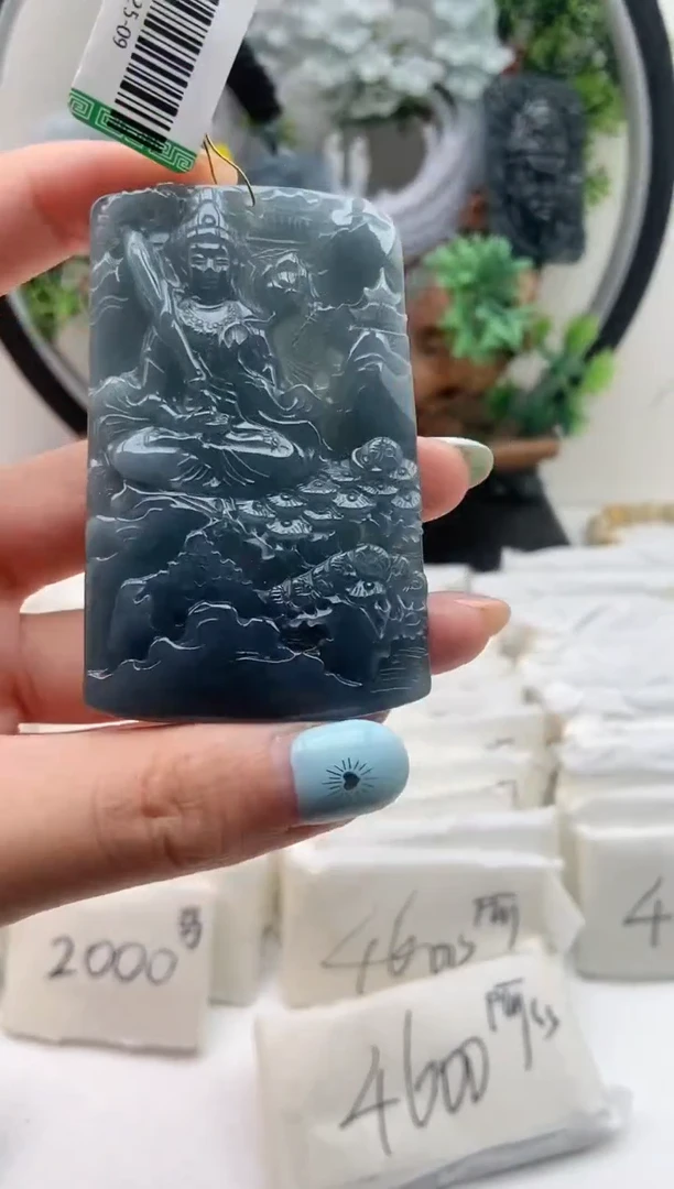 颈饰未镶嵌翡翠虚空藏