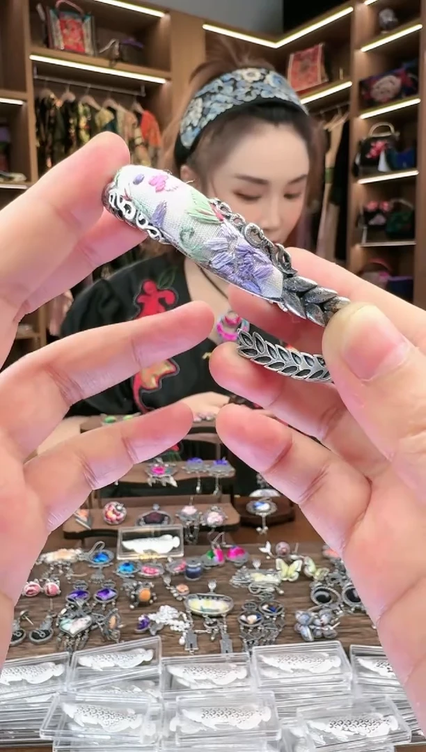 【闪购商品】织绣299黔东南苗族刺绣1