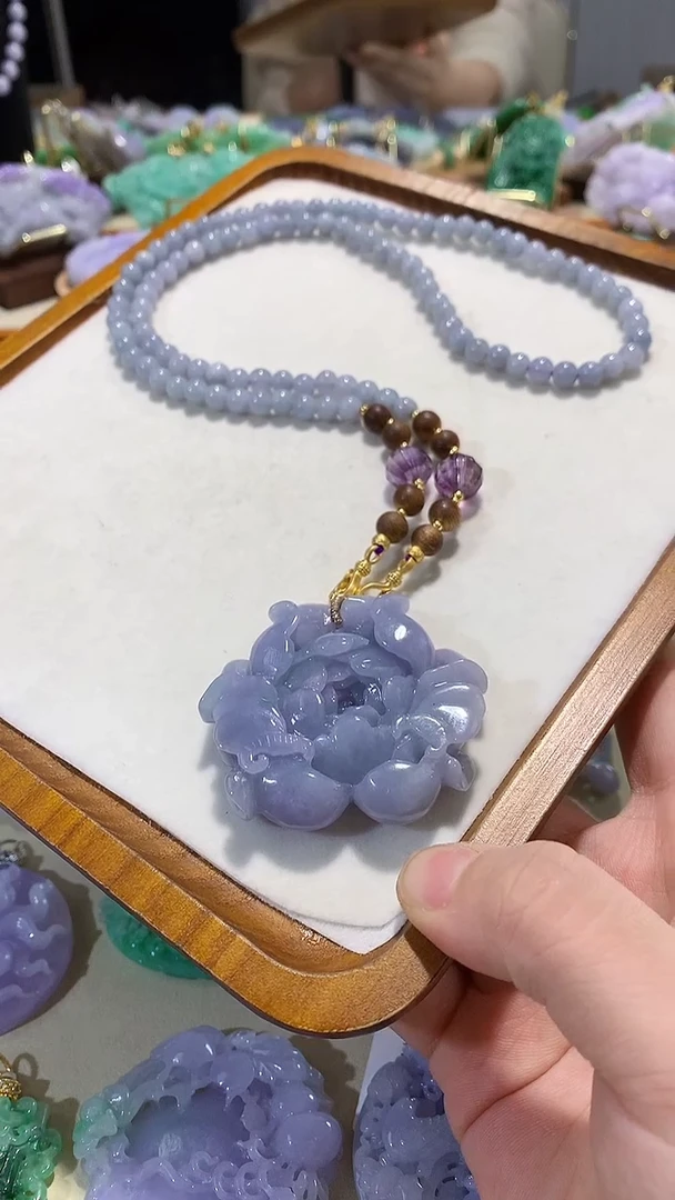 颈饰未镶嵌翡翠吊坠