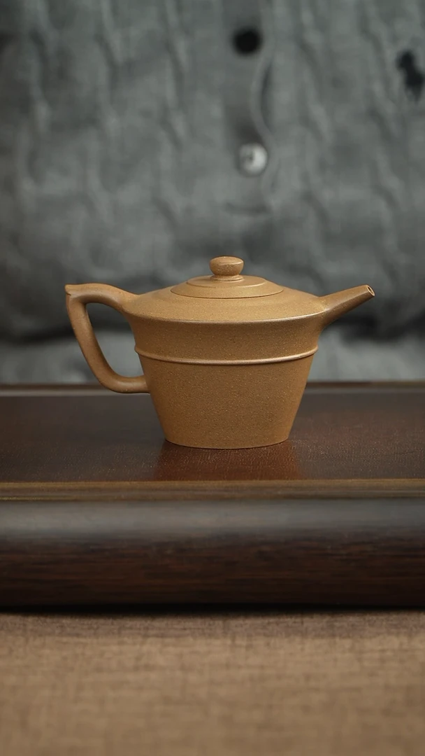 茶壶紫砂陈信卿款筒形壶