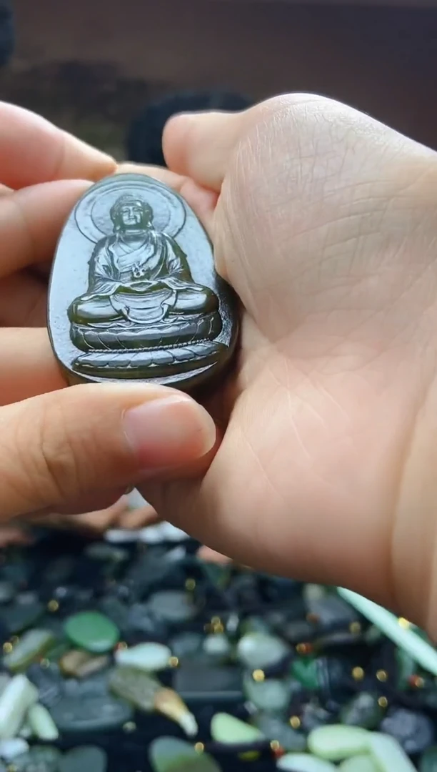 颈饰未镶嵌和田玉1