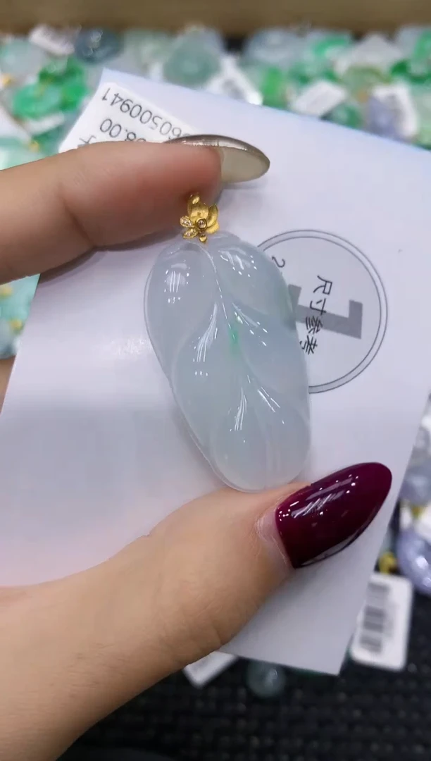 翡翠18K金镶嵌颈饰111111111111