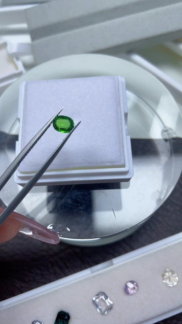 未镶嵌裸石石榴石0.65ct