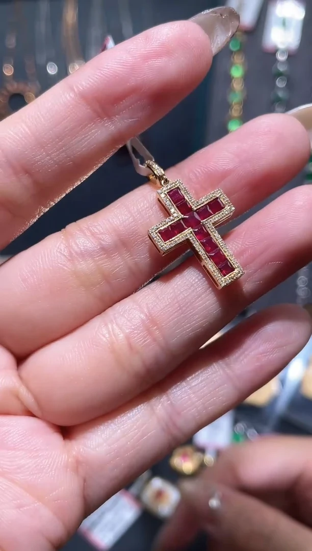 【闪购商品】红宝石项链18K金镶嵌红宝石吊坠