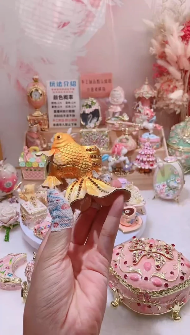 珐琅彩首饰盒摆件