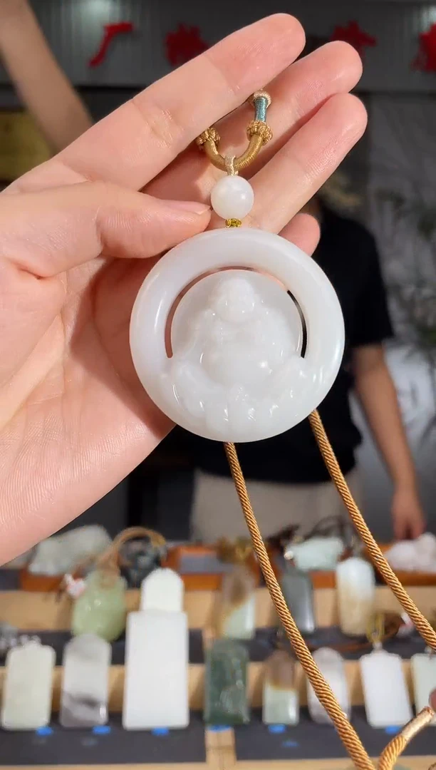 和田玉未镶嵌颈饰1