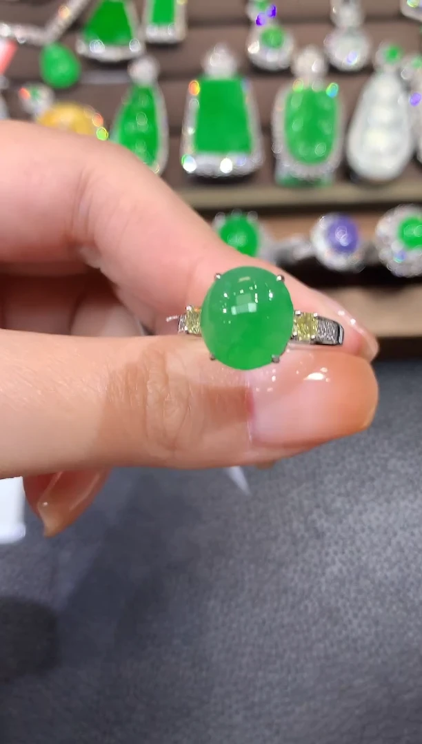 18K金镶嵌戒指翡翠a121