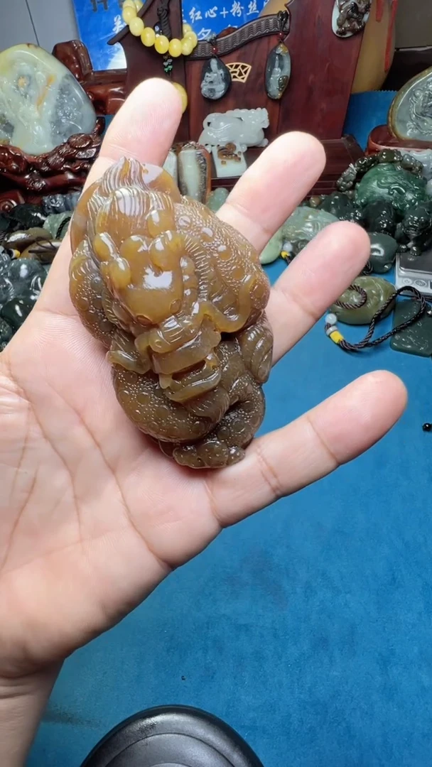 和田玉未镶嵌把件-