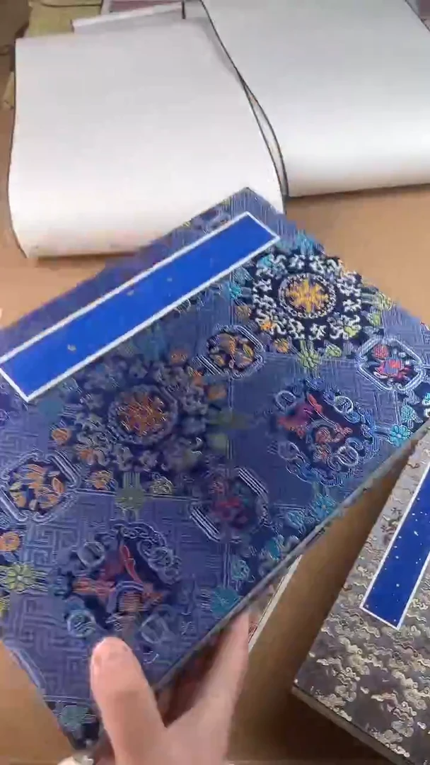 1.8cm方格[蓝色]金刚经册页