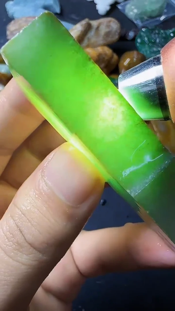 翡翠挂件未镶嵌149翡翠