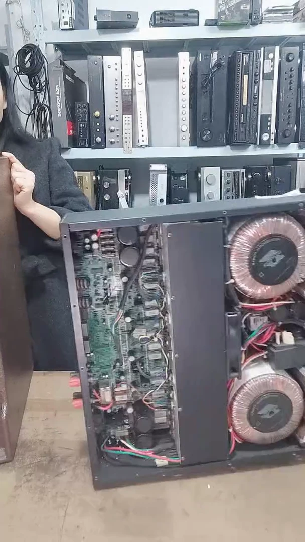 8新功放机一台，不包邮费