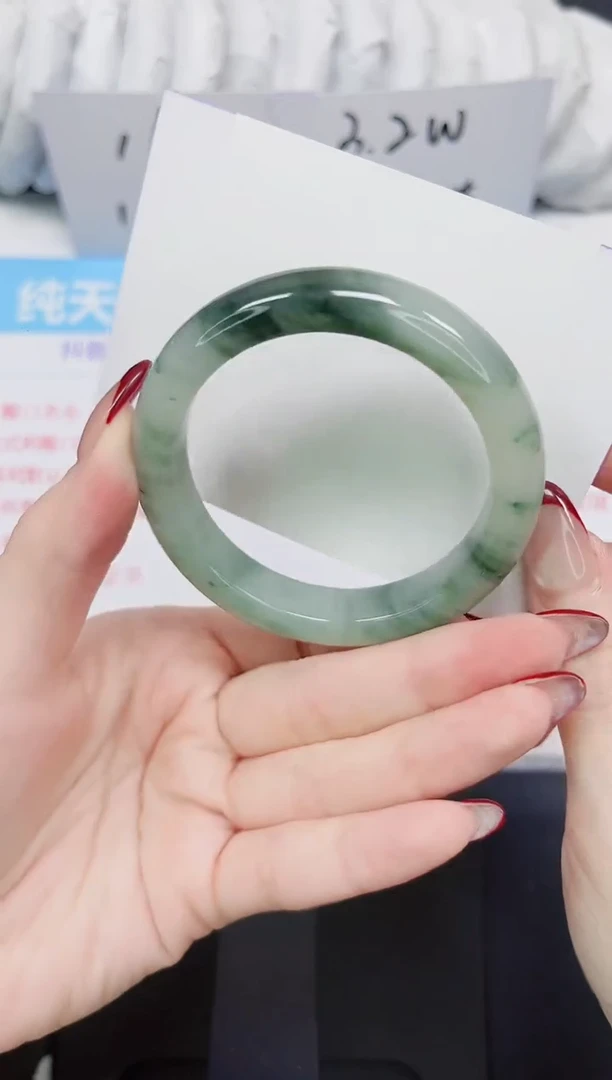 【闪购商品】石英质玉手镯未镶嵌237