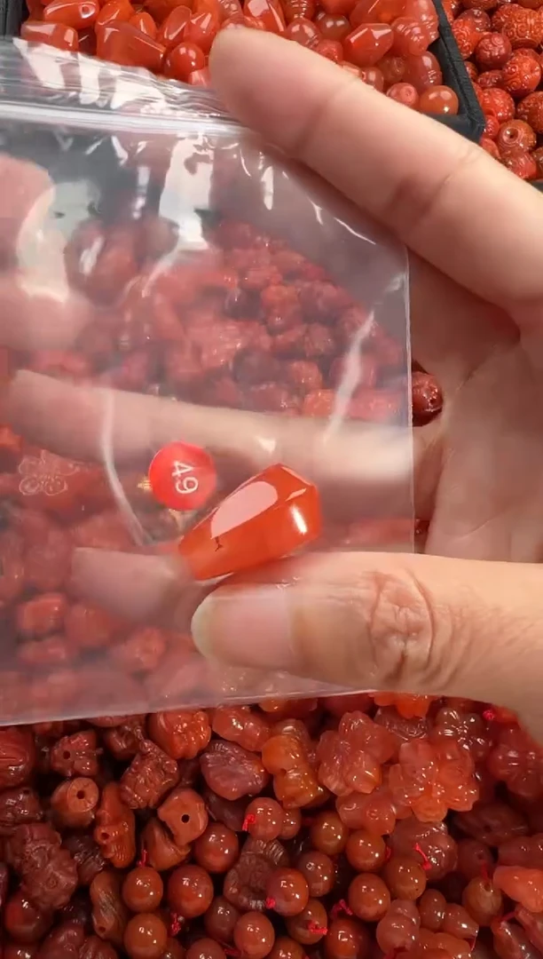 【闪购商品】南红玛瑙颈饰未镶嵌1