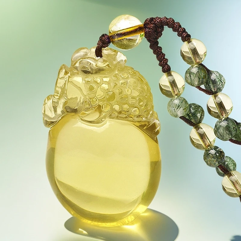 新款天然黄水晶貔貅吊坠三脚金蟾抱球男女款时尚水晶项链首饰