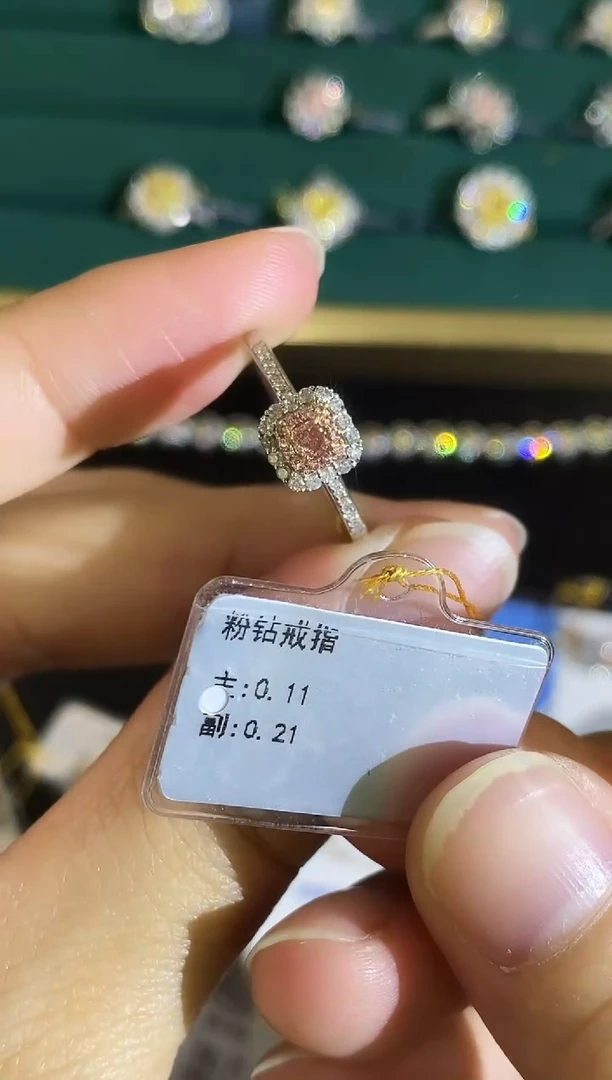 18K金镶嵌戒指钻石3