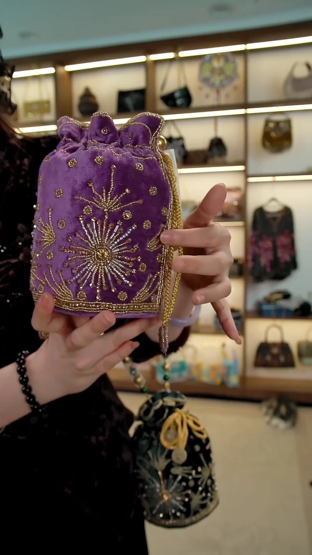 织物1百格汇手工串珠包