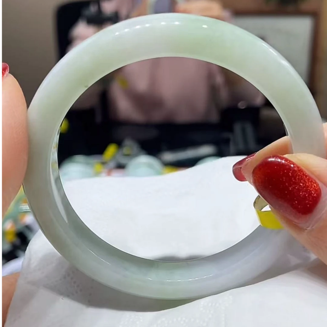 媛媛翡翠手镯圈口55 56