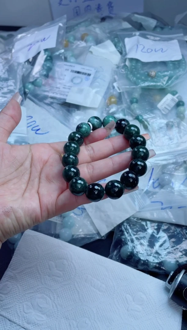 定制翡翠未镶嵌珠串