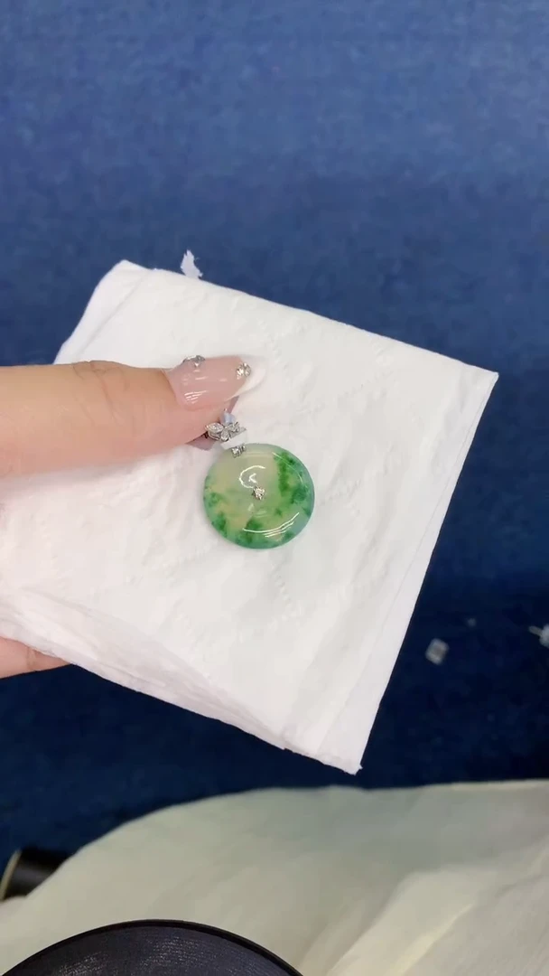 翡翠18K金镶嵌吊坠(不含链)1
