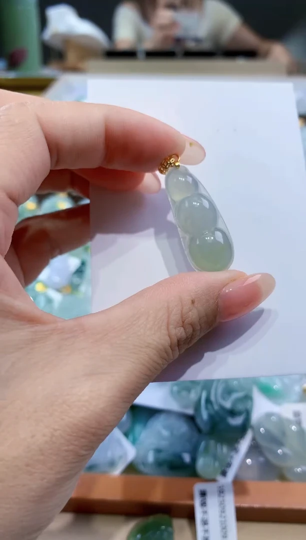 颈饰未镶嵌翡翠天然翡翠A货挂件
