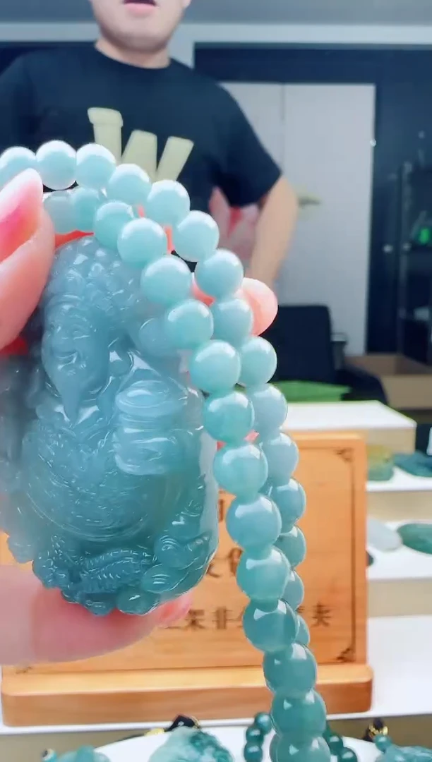 翡翠未镶嵌颈饰多样性发其中一