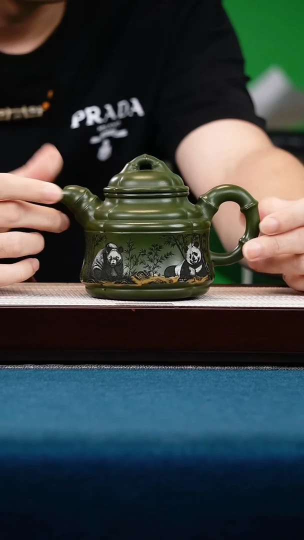 茶壶紫砂绿泥双线竹鼎刻熊猫
