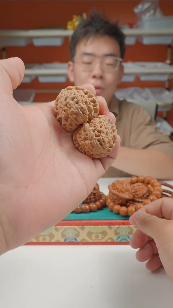 把件文玩核桃38mm白狮子-卡15