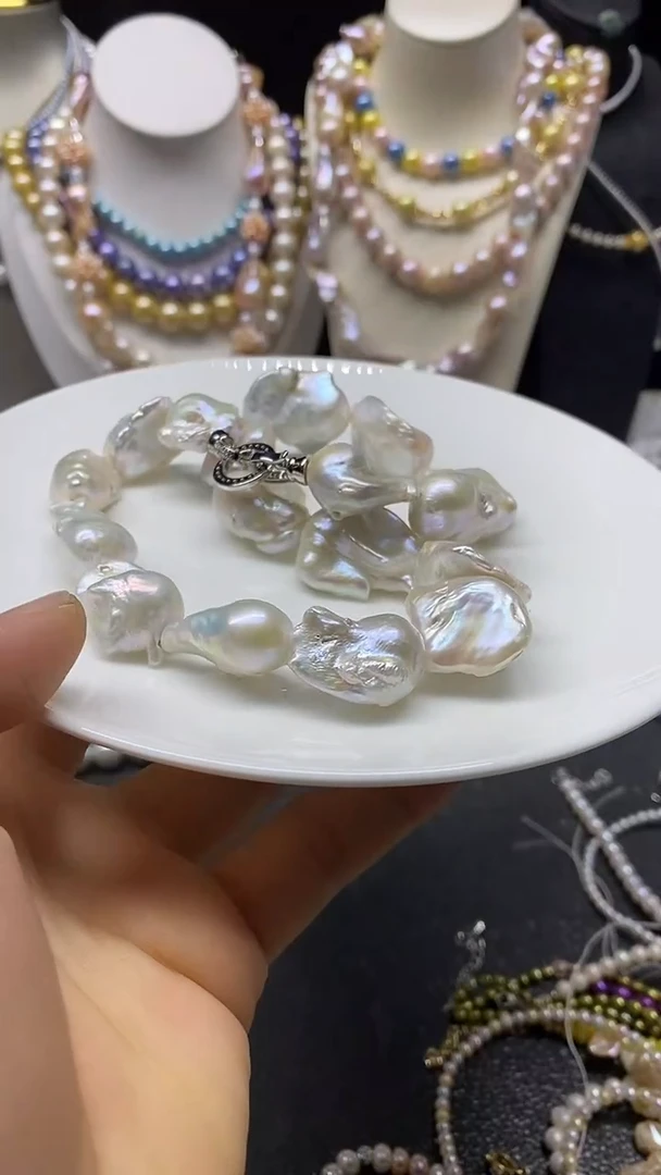 颈饰未镶嵌淡水珍珠多人