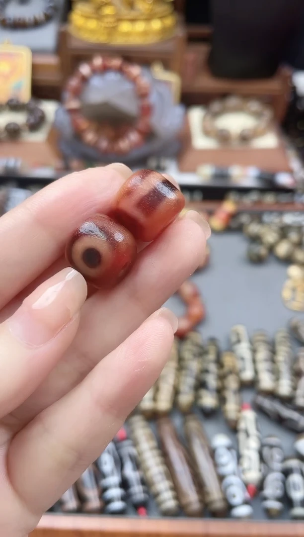 未镶嵌珠珠玛瑙/玉髓金蟾断珠2个