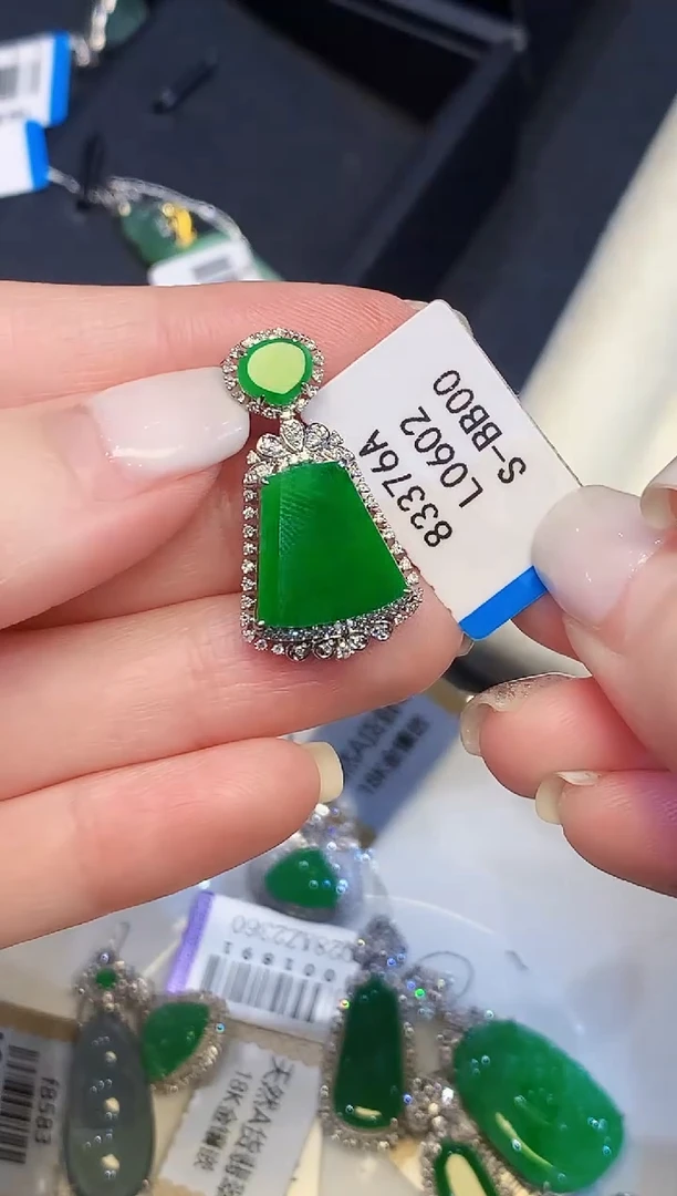 吊坠(不含链)18K金镶嵌翡翠L0602