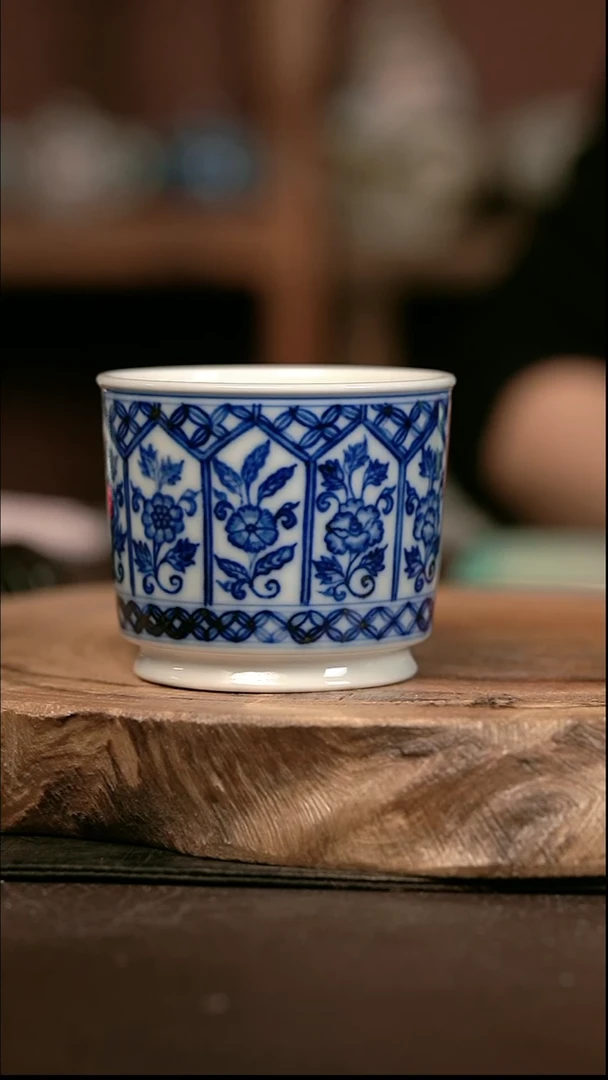 手绘 高温现代瓷  柴窑   开窗花卉容天杯120c