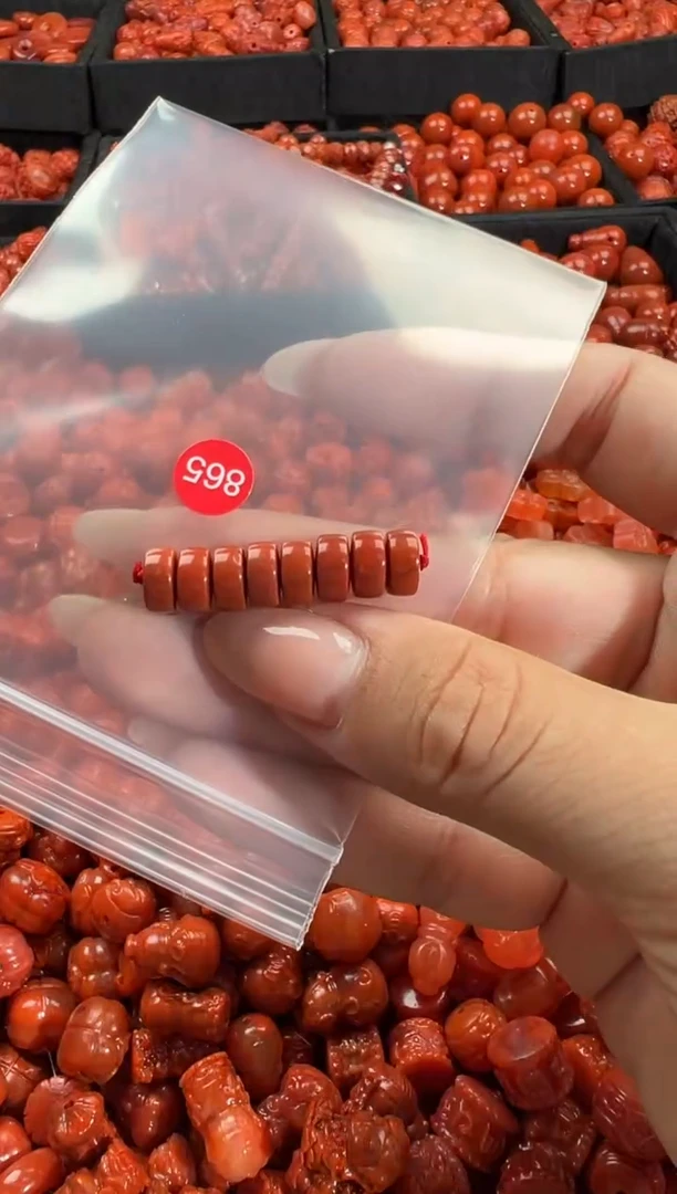 颈饰未镶嵌南红玛瑙1