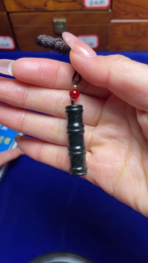 未镶嵌和田玉挂件B****Y和田玉