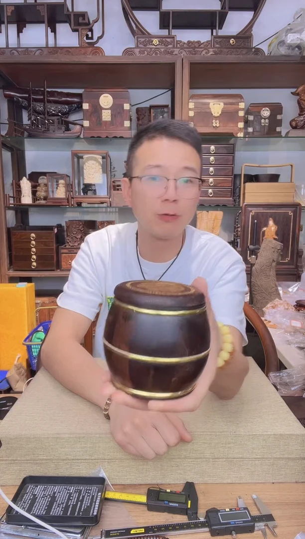 乌木类架子689大红酸枝桶瑕疵