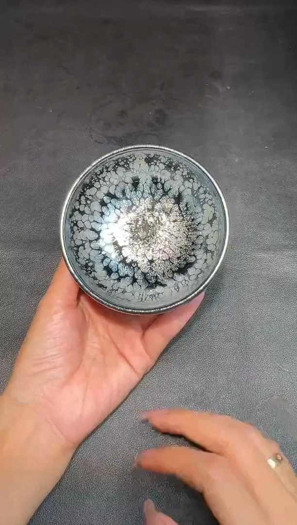 茶盏肖艳黑牡丹90