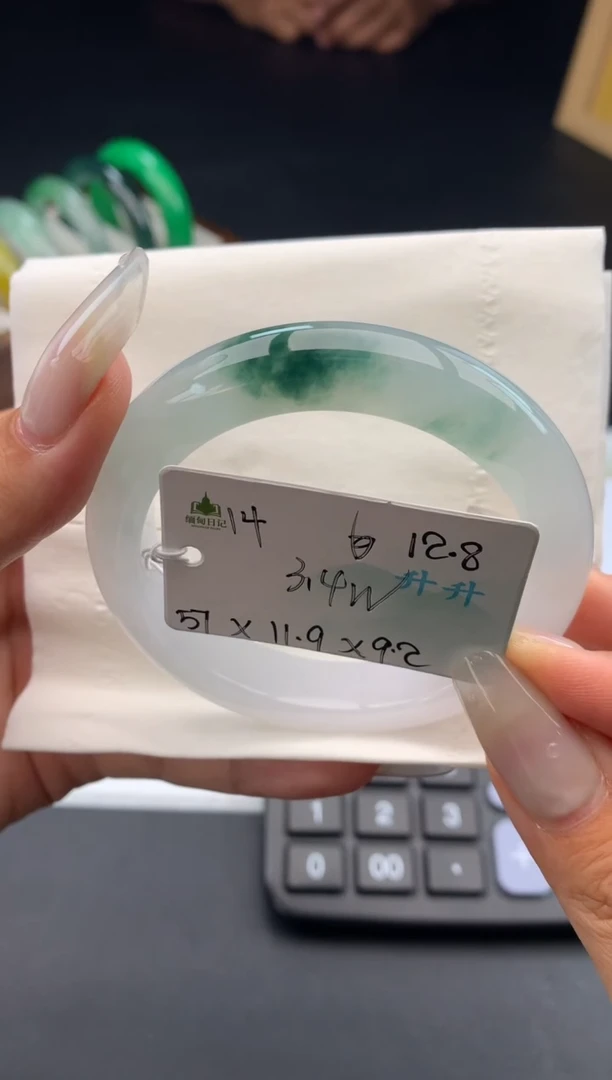 未镶嵌手镯翡翠翡翠自带#送人#，假一赔三